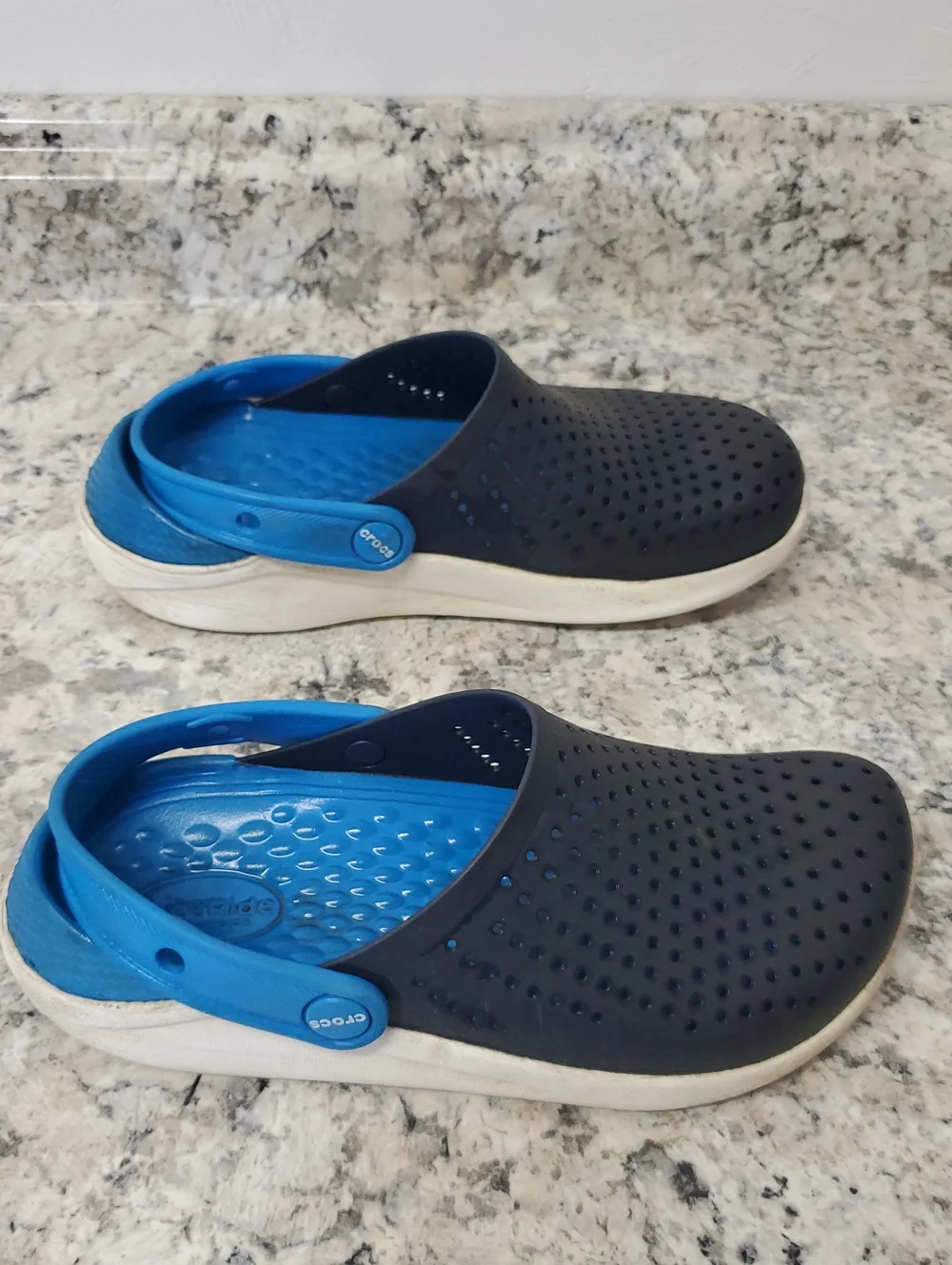CROCS comfortable navy